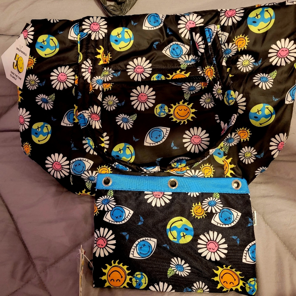 Smiley World Tote and carry bag